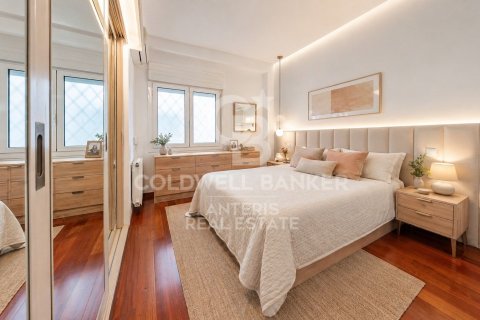 Apartamento de 2 dormitorios en venta en Barcelona, Cataluña, Spain № 7784 - foto 17