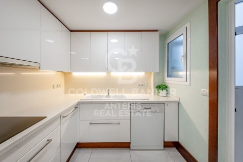 Apartamento de 2 dormitorios en venta en Barcelona, Cataluña, Spain № 7784 - foto 20