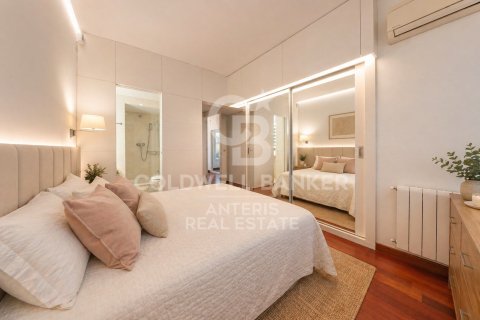 Apartamento de 2 dormitorios en venta en Barcelona, Cataluña, Spain № 7784 - foto 15