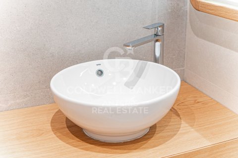 4 bedrooms apartment for sale in Barcelona, Catalonia, Spain № 7785 - photo 3