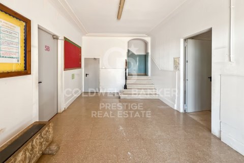 Сasa de 8 dormitorios en venta en Barcelona, Cataluña, Spain № 5965 - foto 20