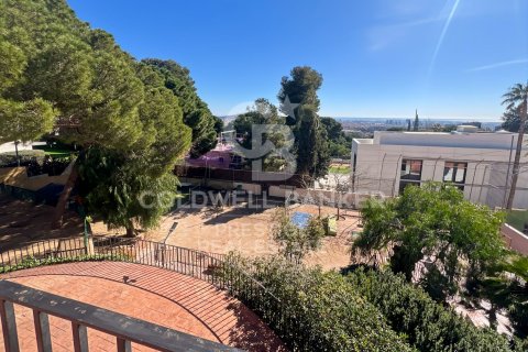 Сasa de 8 dormitorios en venta en Barcelona, Cataluña, Spain № 5965 - foto 5