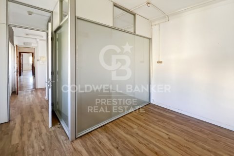 Сasa de 8 dormitorios en venta en Barcelona, Cataluña, Spain № 5965 - foto 16