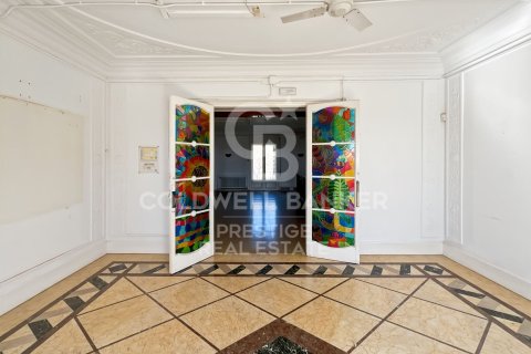 Сasa de 8 dormitorios en venta en Barcelona, Cataluña, Spain № 5965 - foto 14