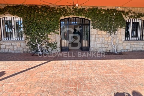 Сasa de 8 dormitorios en venta en Barcelona, Cataluña, Spain № 5965 - foto 22