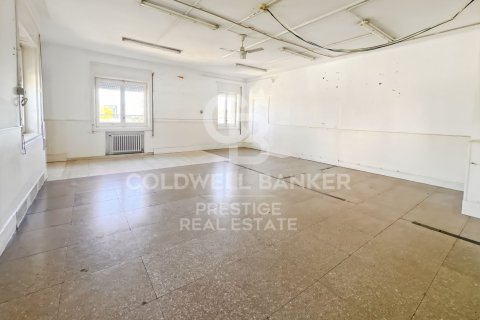 Сasa de 8 dormitorios en venta en Barcelona, Cataluña, Spain № 5965 - foto 15