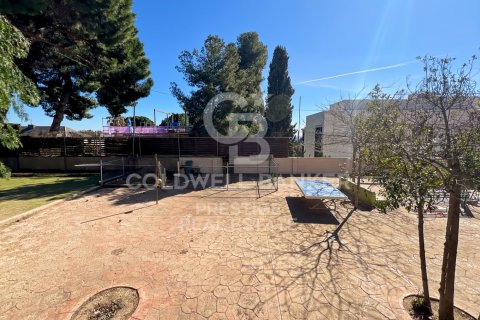 Сasa de 8 dormitorios en venta en Barcelona, Cataluña, Spain № 5965 - foto 24
