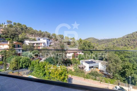 Сasa de 6 dormitorios en venta en Barcelona, Cataluña, Spain № 5964 - foto 12