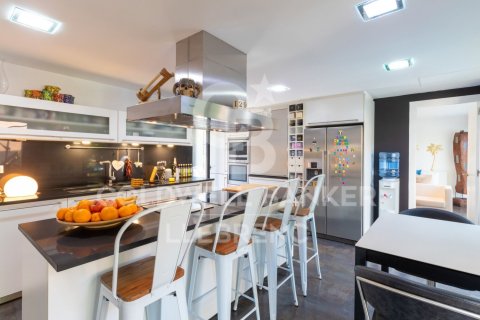 Сasa de 6 dormitorios en venta en Barcelona, Cataluña, Spain № 5964 - foto 24