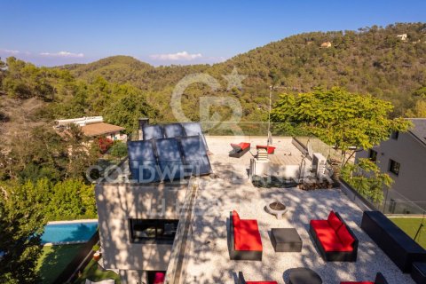 Сasa de 6 dormitorios en venta en Barcelona, Cataluña, Spain № 5964 - foto 2