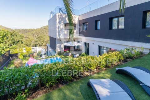 Сasa de 6 dormitorios en venta en Barcelona, Cataluña, Spain № 5964 - foto 10