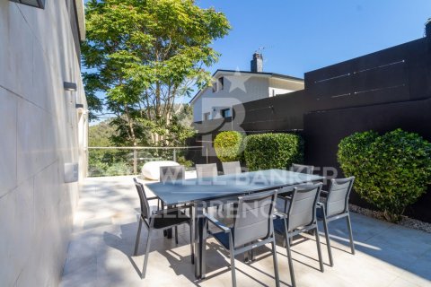 Сasa de 6 dormitorios en venta en Barcelona, Cataluña, Spain № 5964 - foto 17