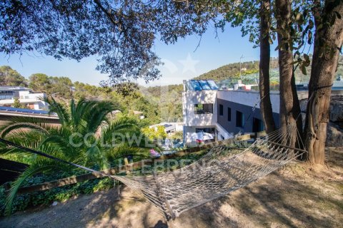Сasa de 6 dormitorios en venta en Barcelona, Cataluña, Spain № 5964 - foto 15
