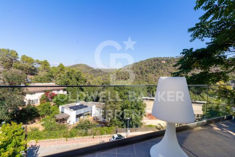 Сasa de 6 dormitorios en venta en Barcelona, Cataluña, Spain № 5964 - foto 13