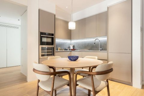 Apartamento de 4 dormitorios en venta en Passeig de Gracia Barcelona, Cataluña, Spain № 3403 - foto 2