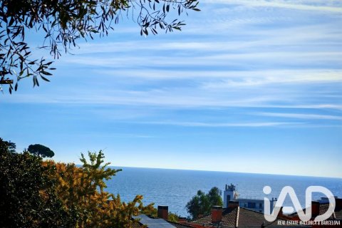 Сasa de 4 dormitorios en venta en Canet de Mar, Barcelona, Cataluña, Spain № 8325 - foto 28