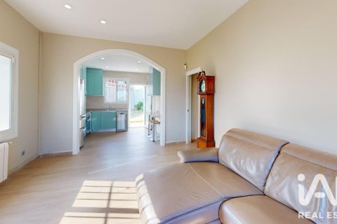 Сasa de 4 dormitorios en venta en Canet de Mar, Barcelona, Cataluña, Spain № 8325 - foto 24