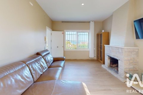 Сasa de 4 dormitorios en venta en Canet de Mar, Barcelona, Cataluña, Spain № 8325 - foto 25