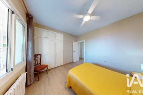 Сasa de 4 dormitorios en venta en Canet de Mar, Barcelona, Cataluña, Spain № 8325 - foto 16
