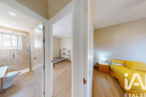 Сasa de 4 dormitorios en venta en Canet de Mar, Barcelona, Cataluña, Spain № 8325 - foto 10
