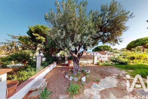 Сasa de 4 dormitorios en venta en Canet de Mar, Barcelona, Cataluña, Spain № 8325 - foto 12