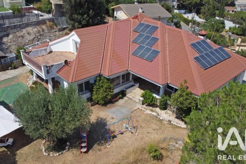 Сasa de 5 dormitorios en venta en Argentona, Barcelona, Cataluña, Spain № 8324 - foto 2