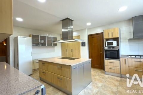 Сasa de 5 dormitorios en venta en Argentona, Barcelona, Cataluña, Spain № 8324 - foto 8
