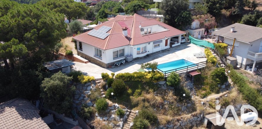 Сasa de 5 dormitorios en venta en Argentona, Barcelona, Cataluña, Spain № 8324