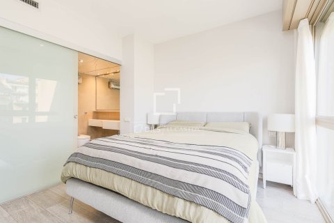 Ático de 2 dormitorios en venta en Barcelona, Cataluña, Spain № 6644 - foto 18