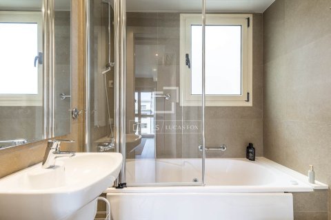 Ático de 2 dormitorios en venta en Barcelona, Cataluña, Spain № 6644 - foto 27