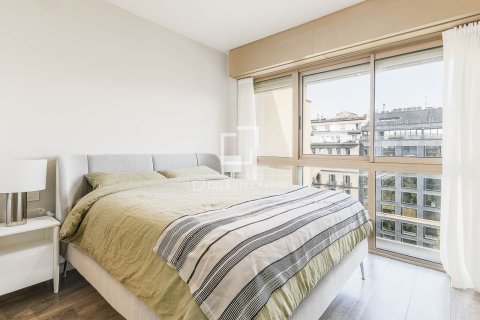 Ático de 2 dormitorios en venta en Barcelona, Cataluña, Spain № 6644 - foto 17