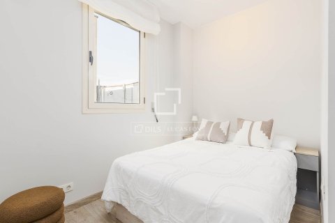 Ático de 2 dormitorios en venta en Barcelona, Cataluña, Spain № 6644 - foto 24