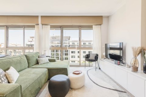 Ático de 2 dormitorios en venta en Barcelona, Cataluña, Spain № 6644 - foto 2