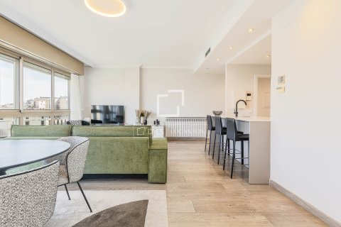 Ático de 2 dormitorios en venta en Barcelona, Cataluña, Spain № 6644 - foto 6
