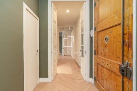 Купить квартиру в Барселона, Испания с 3 спальни, 159м², № 6646 - фото 11