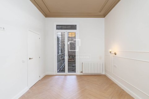 Купить квартиру в Барселона, Испания с 3 спальни, 159м², № 6646 - фото 25