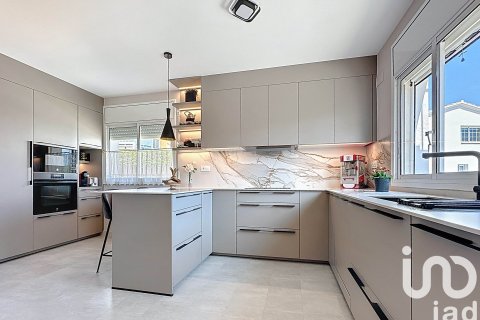 Casa adosada de 5 dormitorios en venta en Sant Pere de Ribes, Barcelona, Cataluña, Spain № 4901