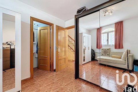 Casa adosada de 5 dormitorios en venta en Sant Pere de Ribes, Barcelona, Cataluña, Spain № 4901 - foto 27