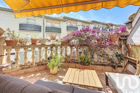 Casa adosada de 5 dormitorios en venta en Sant Pere de Ribes, Barcelona, Cataluña, Spain № 4901 - foto 17