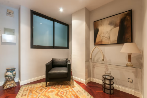 Apartamento de 6 dormitorios en venta en Eixample, Barcelona, Cataluña, Spain № 1204 - foto 25