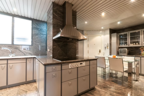 Apartamento de 6 dormitorios en venta en Eixample, Barcelona, Cataluña, Spain № 1204 - foto 5