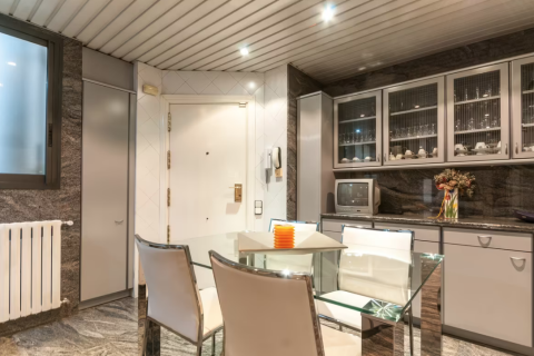 Apartamento de 6 dormitorios en venta en Eixample, Barcelona, Cataluña, Spain № 1204 - foto 6