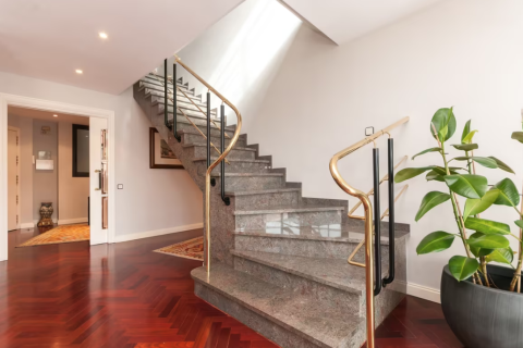 Apartamento de 6 dormitorios en venta en Eixample, Barcelona, Cataluña, Spain № 1204 - foto 12