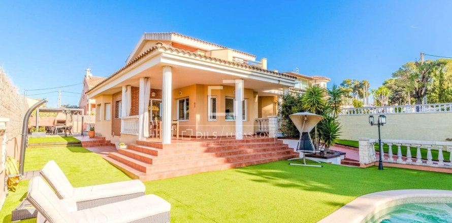 4 bedrooms villa for sale in Sitges, Barcelona, Catalonia, Spain № 4318