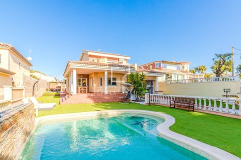 4 bedrooms villa for sale in Sitges, Barcelona, Catalonia, Spain № 4318 - photo 5