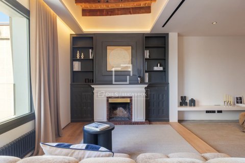 4 bedrooms apartment for sale in Barcelona, Catalonia, Spain № 4313 - photo 5
