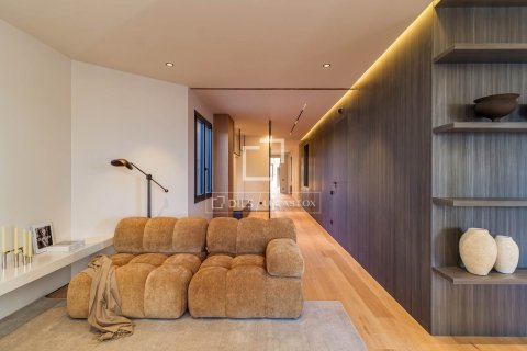 4 bedrooms apartment for sale in Barcelona, Catalonia, Spain № 4313 - photo 9