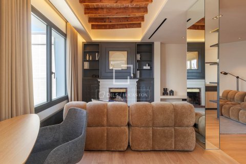 4 bedrooms apartment for sale in Barcelona, Catalonia, Spain № 4313 - photo 4