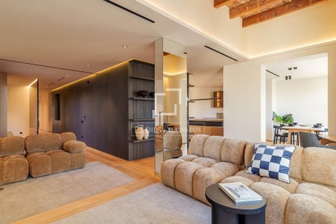 4 bedrooms apartment for sale in Barcelona, Catalonia, Spain № 4313 - photo 8