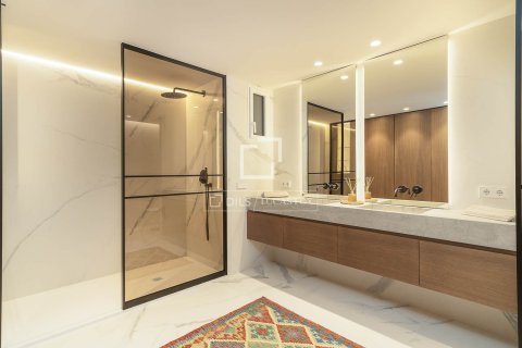 Apartamento de 4 dormitorios en venta en Barcelona, Cataluña, Spain № 4314 - foto 27